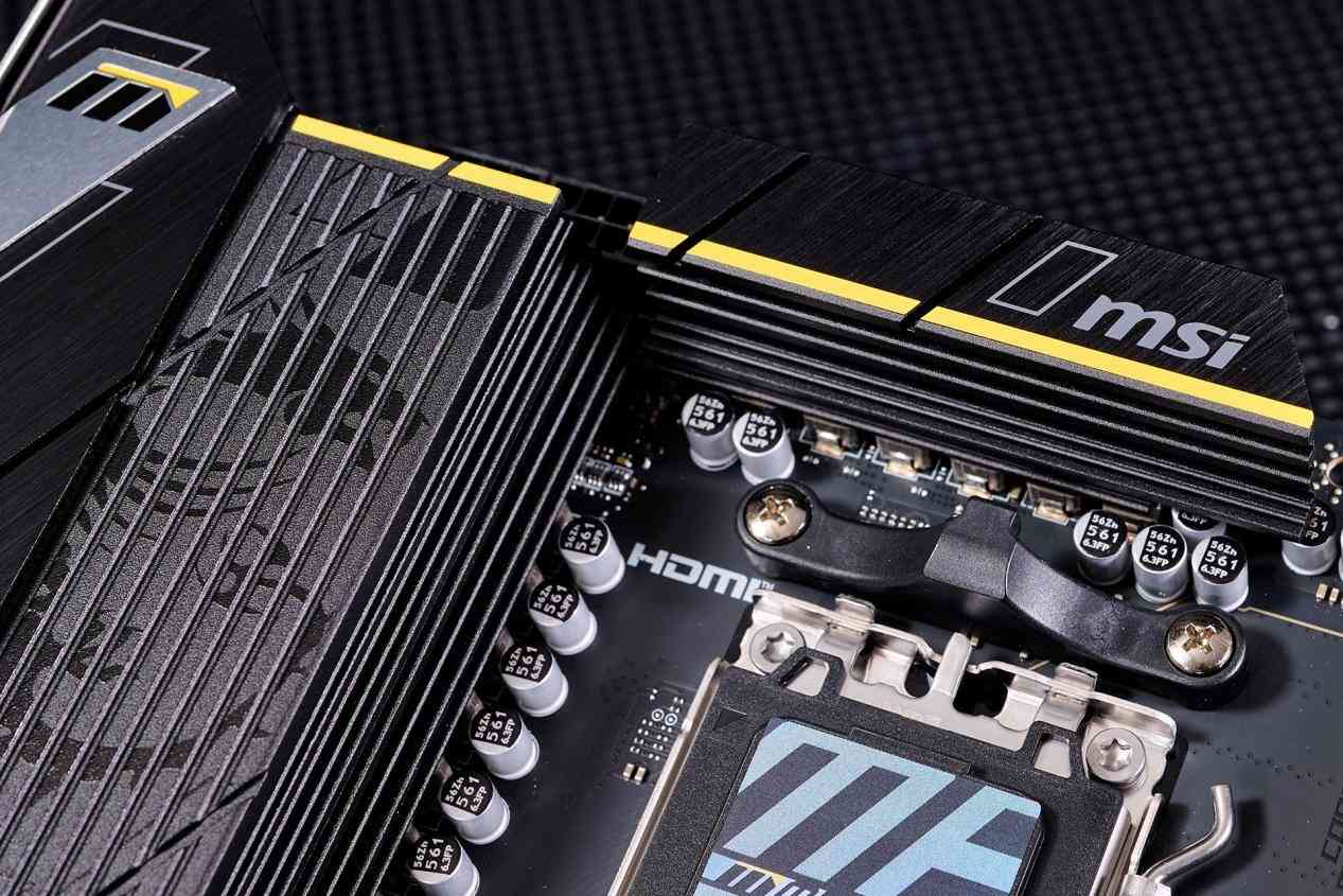 微星B850MPOWER主板深度评测:MPOWER系列的超频传奇延续,千元级性能炸裂之选 微星B850MPOWER主板深度评测:MPOWER系列的超频传奇延续,千元级性能炸裂之选