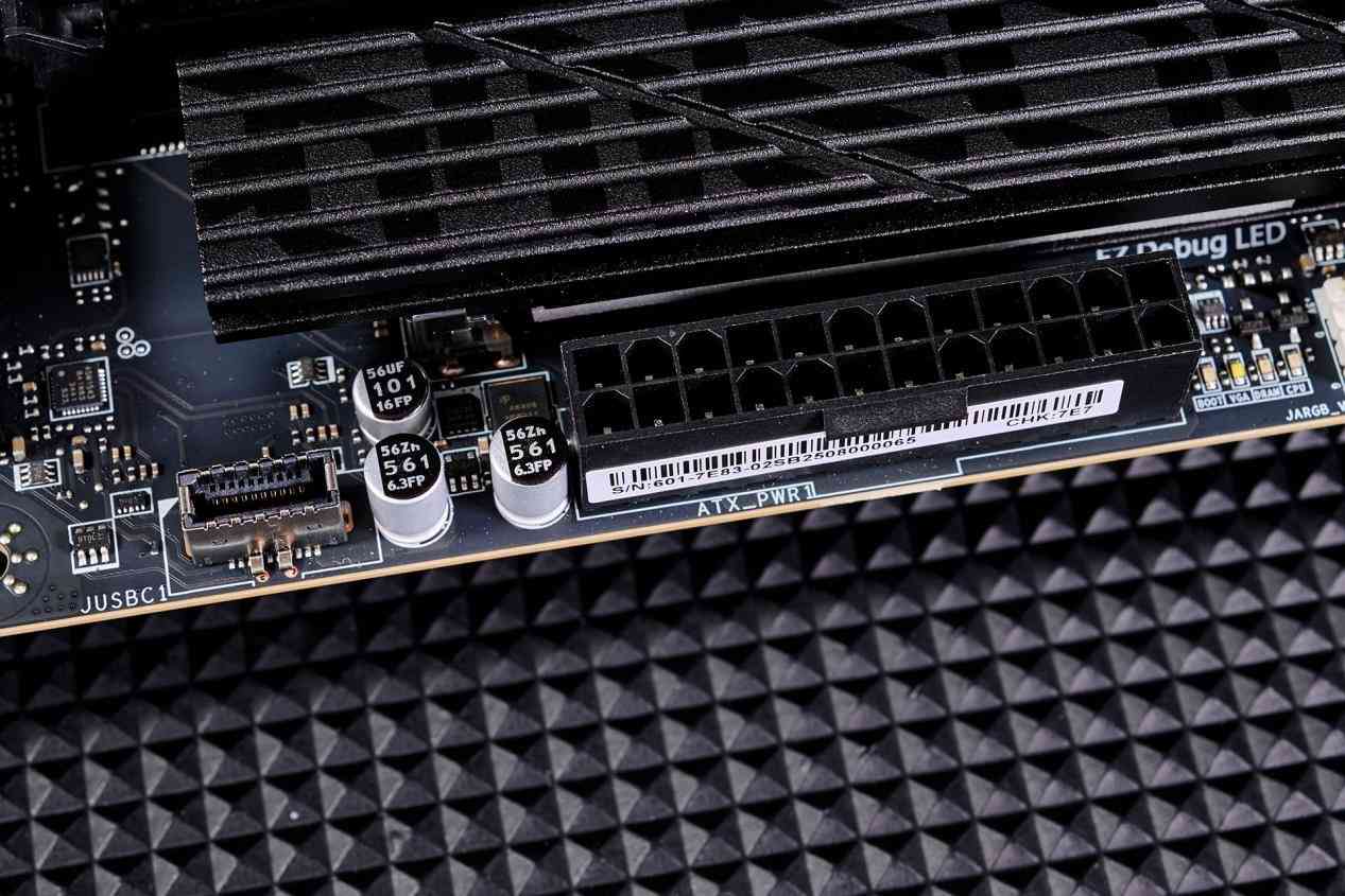 微星B850MPOWER主板深度评测:MPOWER系列的超频传奇延续,千元级性能炸裂之选 微星B850MPOWER主板深度评测:MPOWER系列的超频传奇延续,千元级性能炸裂之选