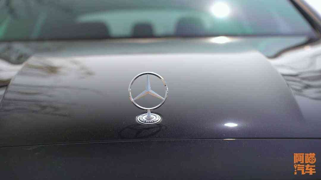奔驰e300怎么样 BBA不行了?在国产新能源多轮围剿下,为何唯独奔驰E级还能坚挺? 奔驰e300怎么样 BBA不行了?在国产新能源多轮围剿下,为何唯独奔驰E级还能坚挺?