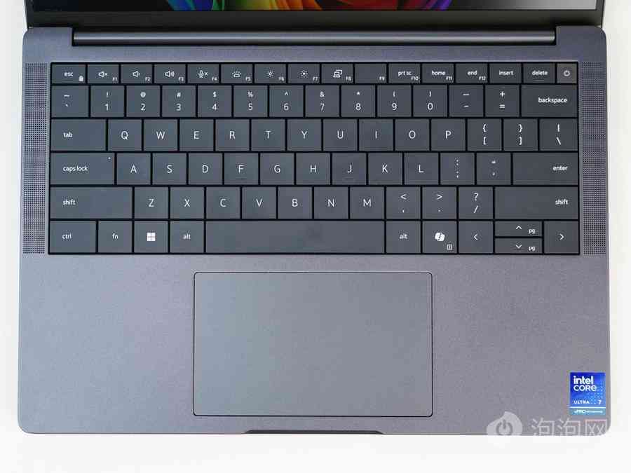 性能强劲的长续航轻薄旗舰笔记本电脑 Dell Pro 14 Premium评测