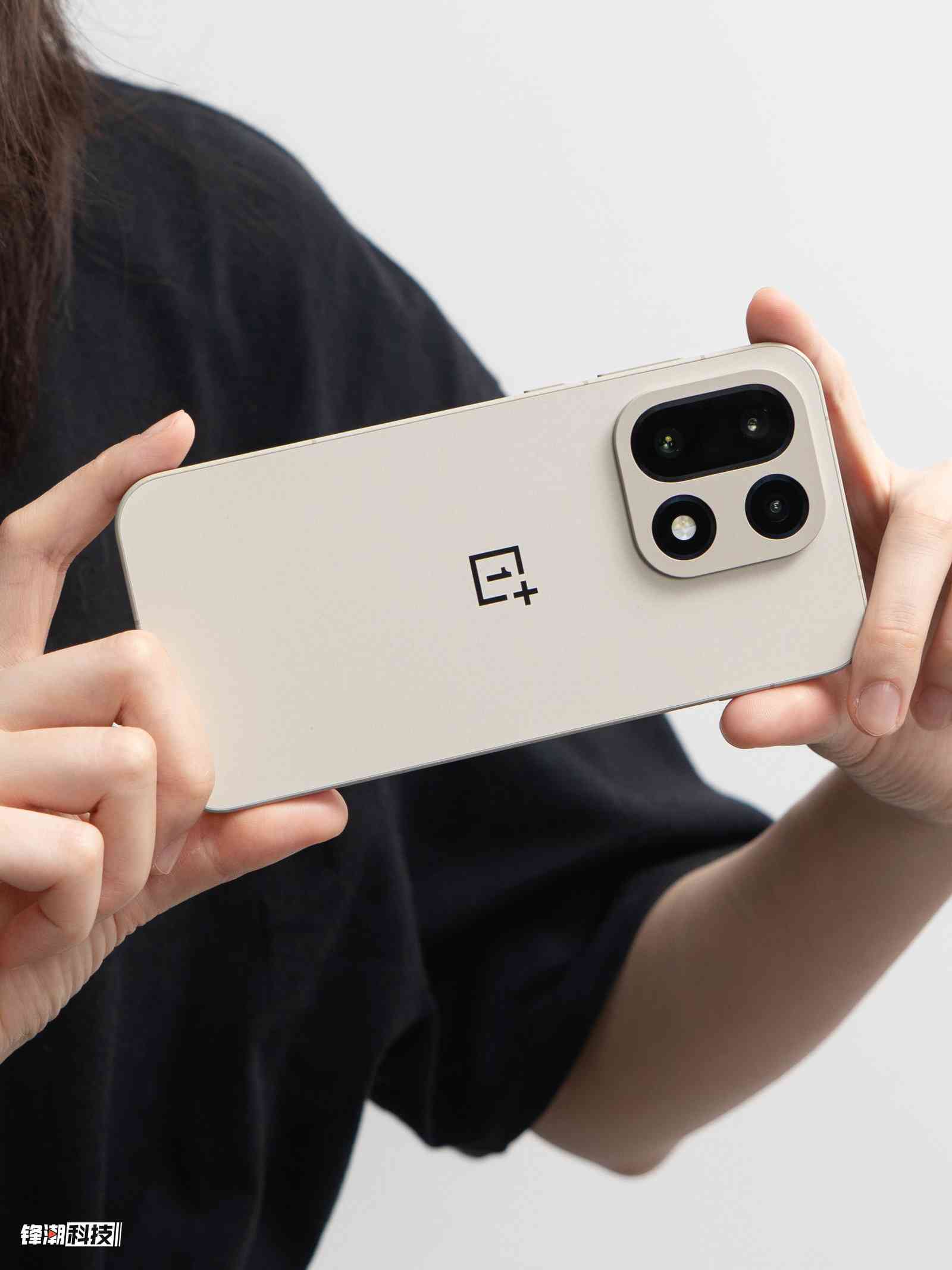 一加手机质量怎么样 一加15评测：性能超Ultra，极致流畅不留短板