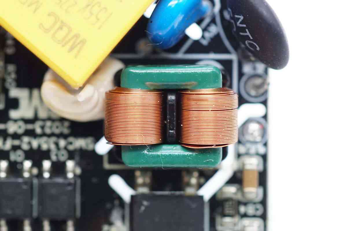 飞科高速吹风机深度评测：200元档无刷电机神器值不值得入手？