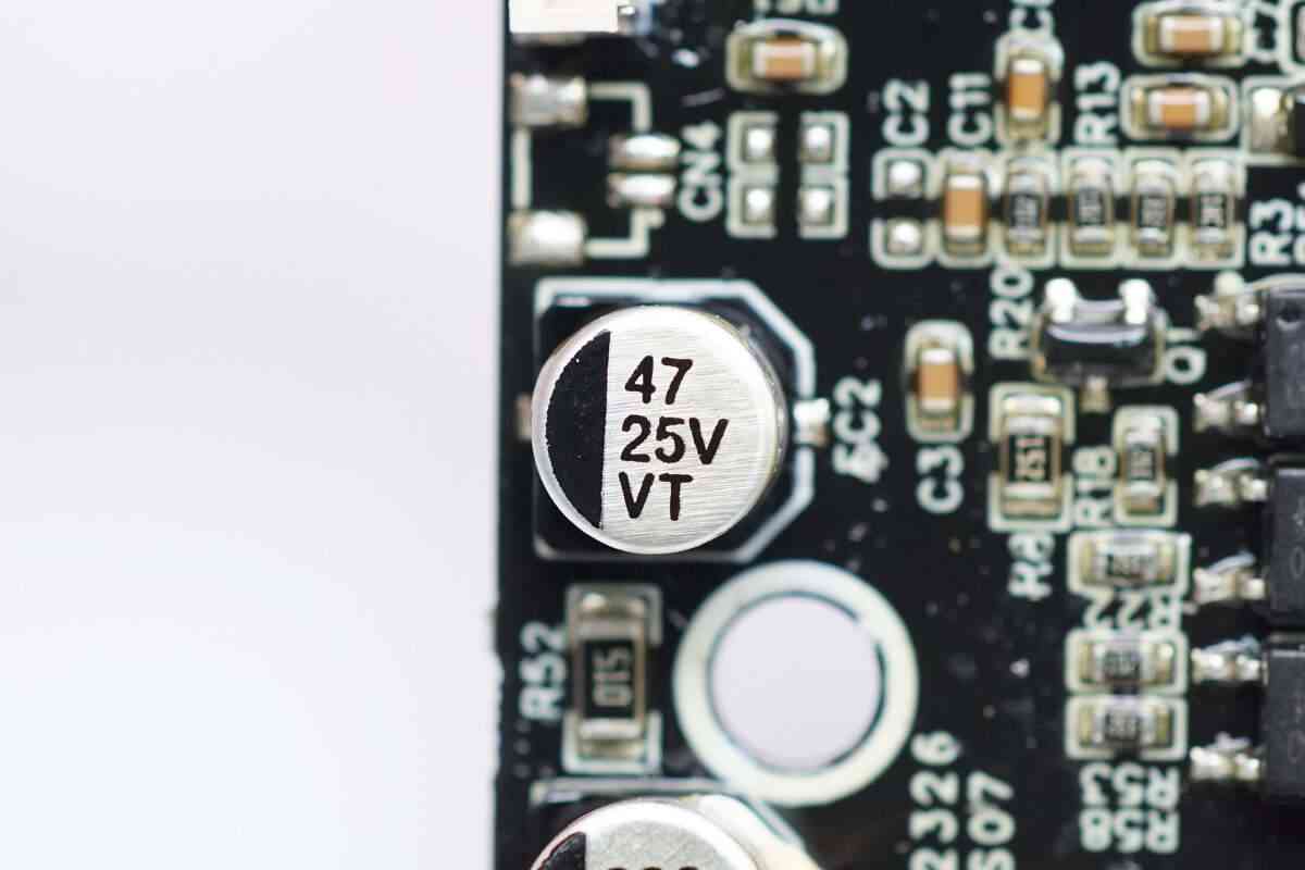 飞科高速吹风机深度评测：200元档无刷电机神器值不值得入手？