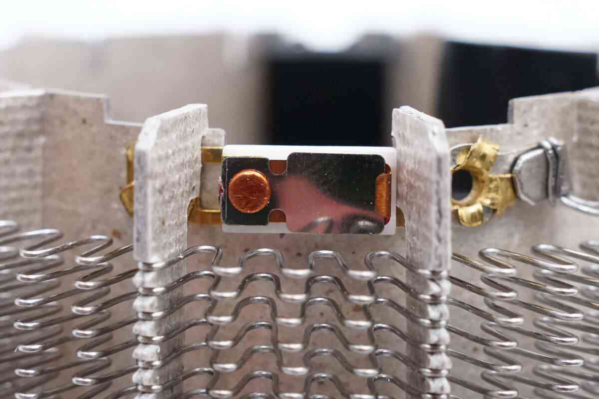 飞科高速吹风机深度评测：200元档无刷电机神器值不值得入手？