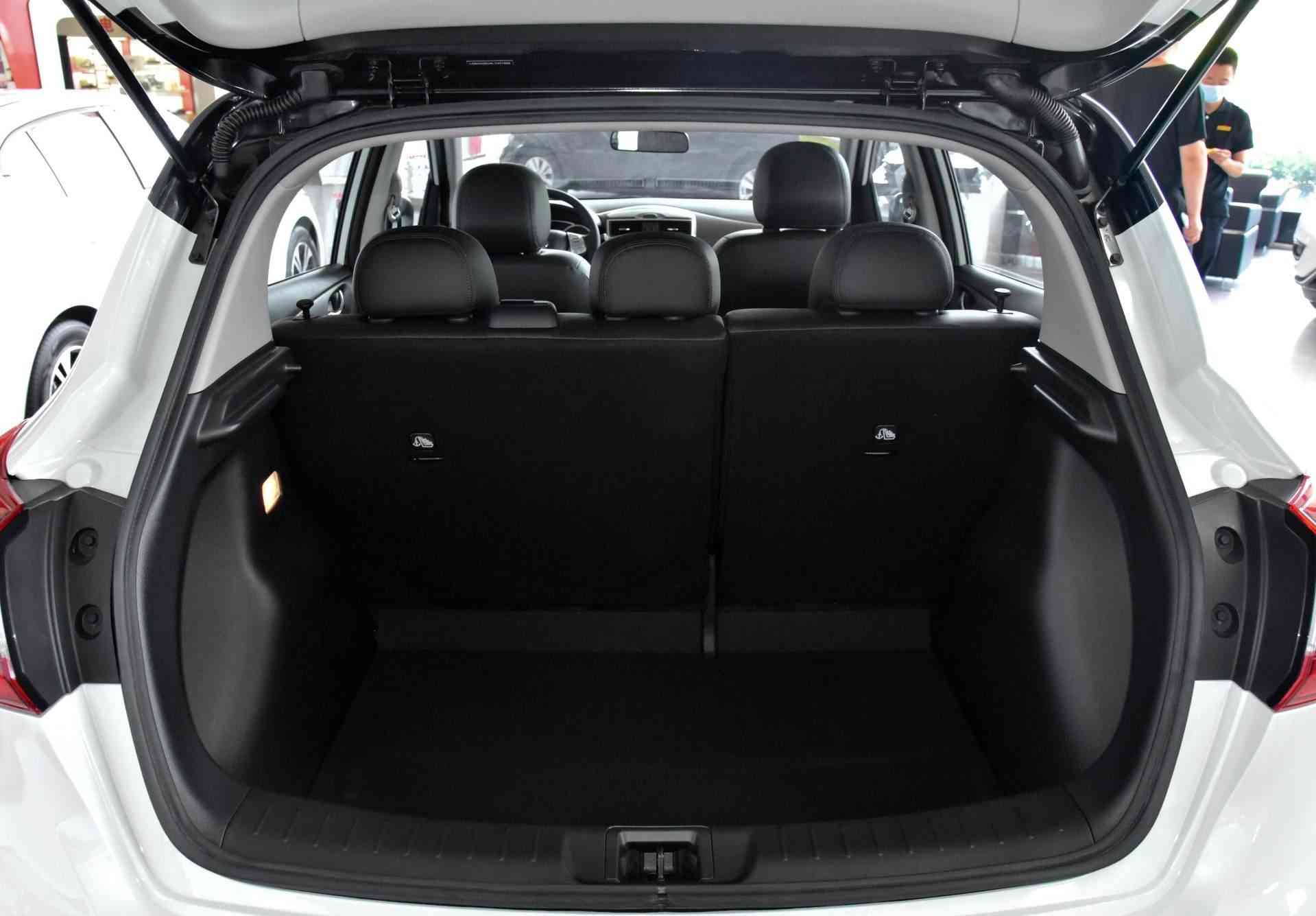 日产骐达全面评测：皮实耐用、空间宽敞、油耗经济的家轿之选