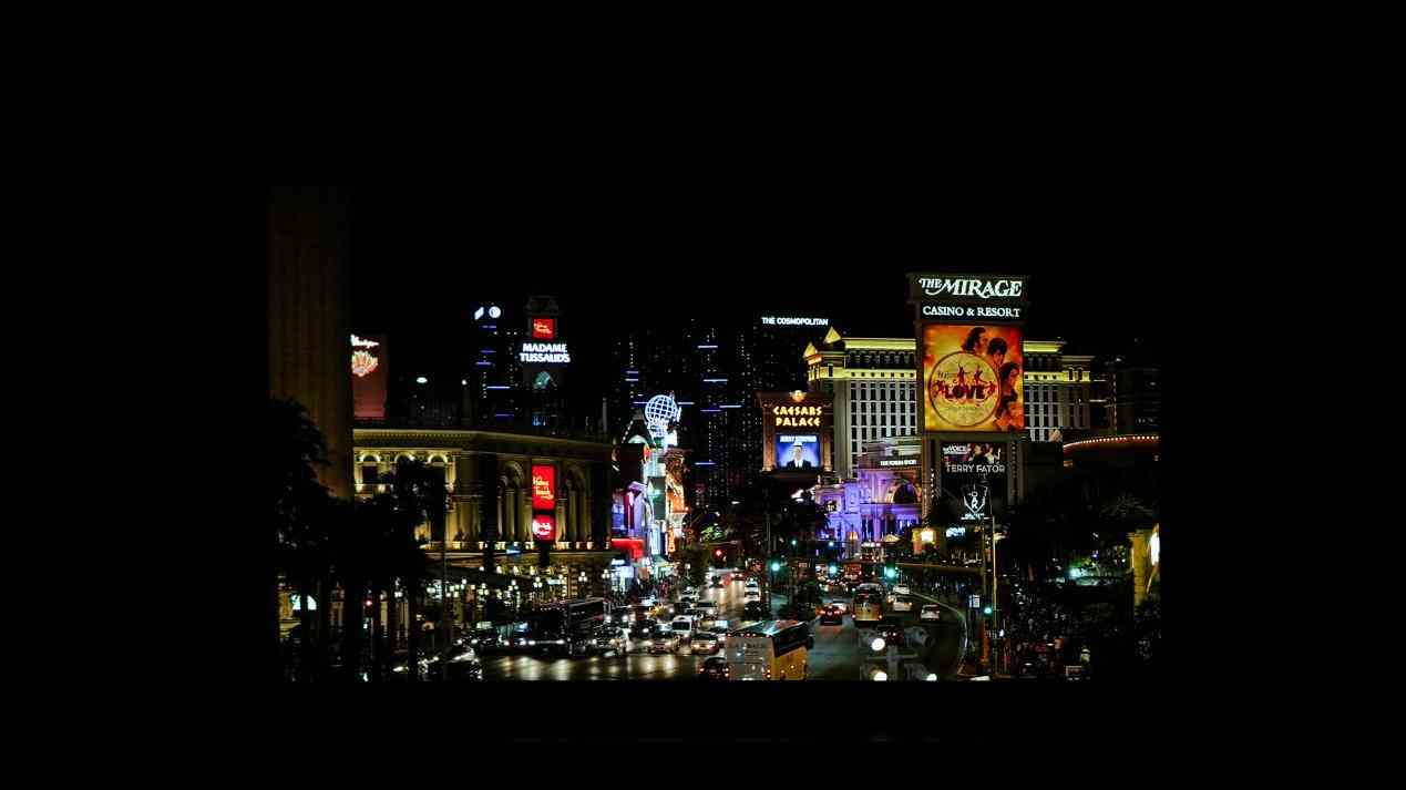 坚果投影仪怎么样 坚果N5 PRO7千价位4K投影全能王,五重无损画质破解观影痛点 坚果投影仪怎么样 坚果N5 PRO7千价位4K投影全能王,五重无损画质破解观影痛点