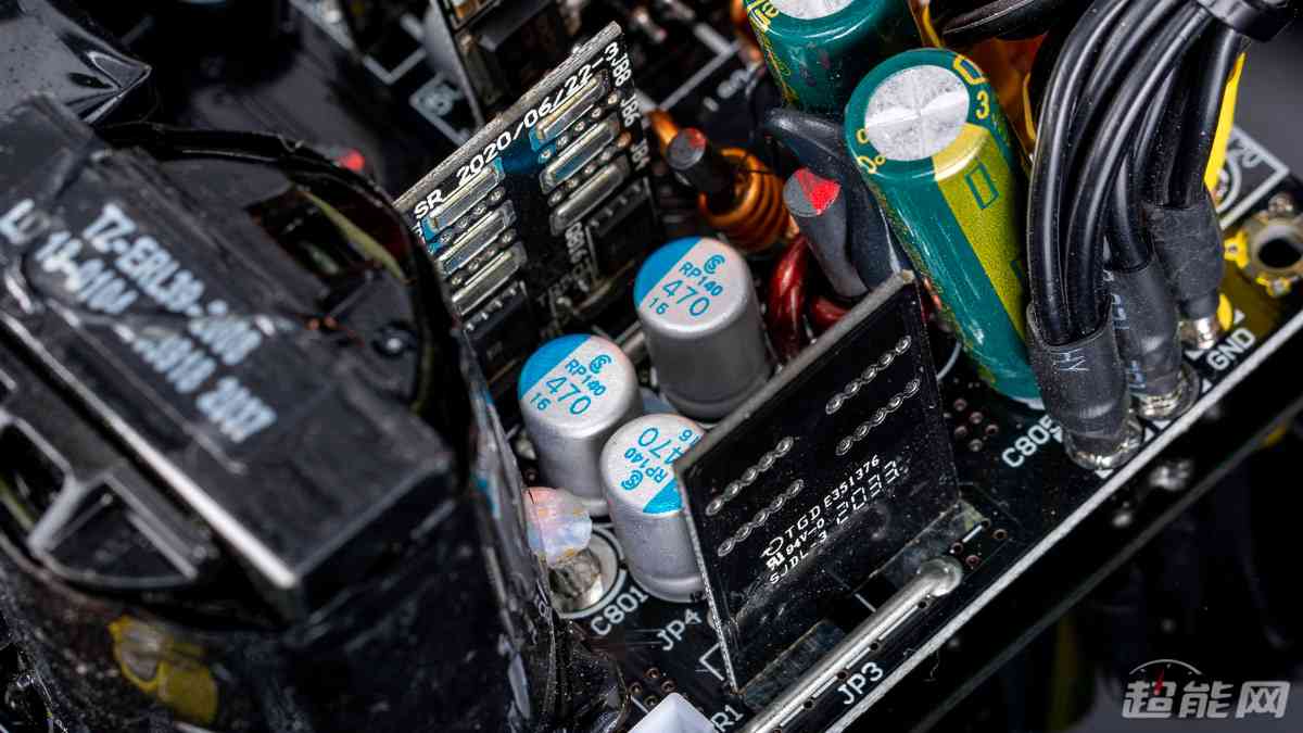 酷冷至尊G700 GOLD电源评测:高性价比的中高功率之选 酷冷至尊G700 GOLD电源评测:高性价比的中高功率之选