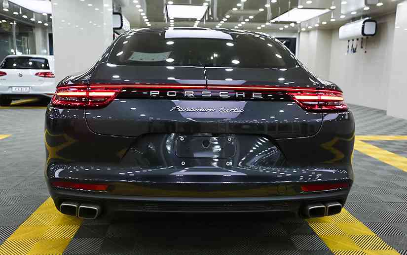 保时捷车主亲授：专业汽车贴膜全方位解析指南