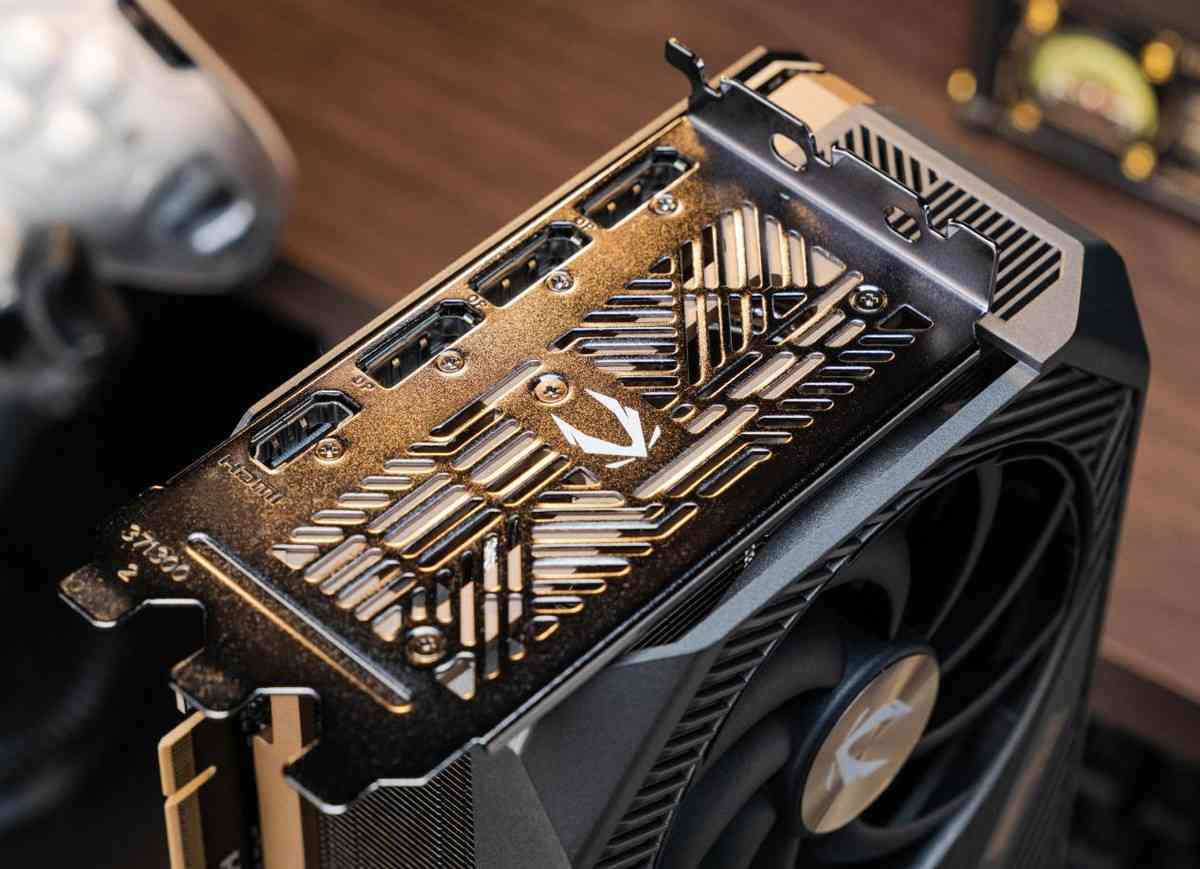 索泰RTX 5090 D 32GB SOLID OC显卡深度评测:旗舰性能新标杆 索泰RTX 5090 D 32GB SOLID OC显卡深度评测:旗舰性能新标杆