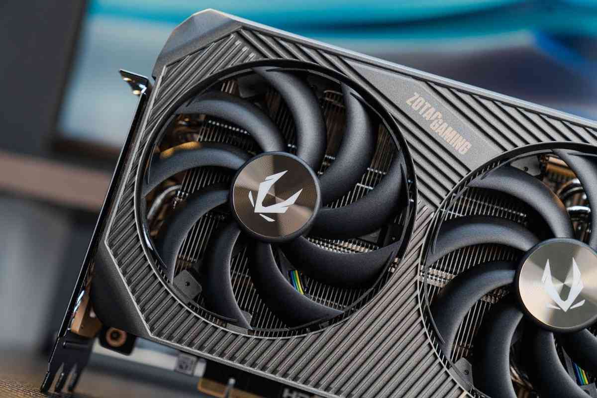 索泰RTX 5090 D 32GB SOLID OC显卡深度评测:旗舰性能新标杆 索泰RTX 5090 D 32GB SOLID OC显卡深度评测:旗舰性能新标杆