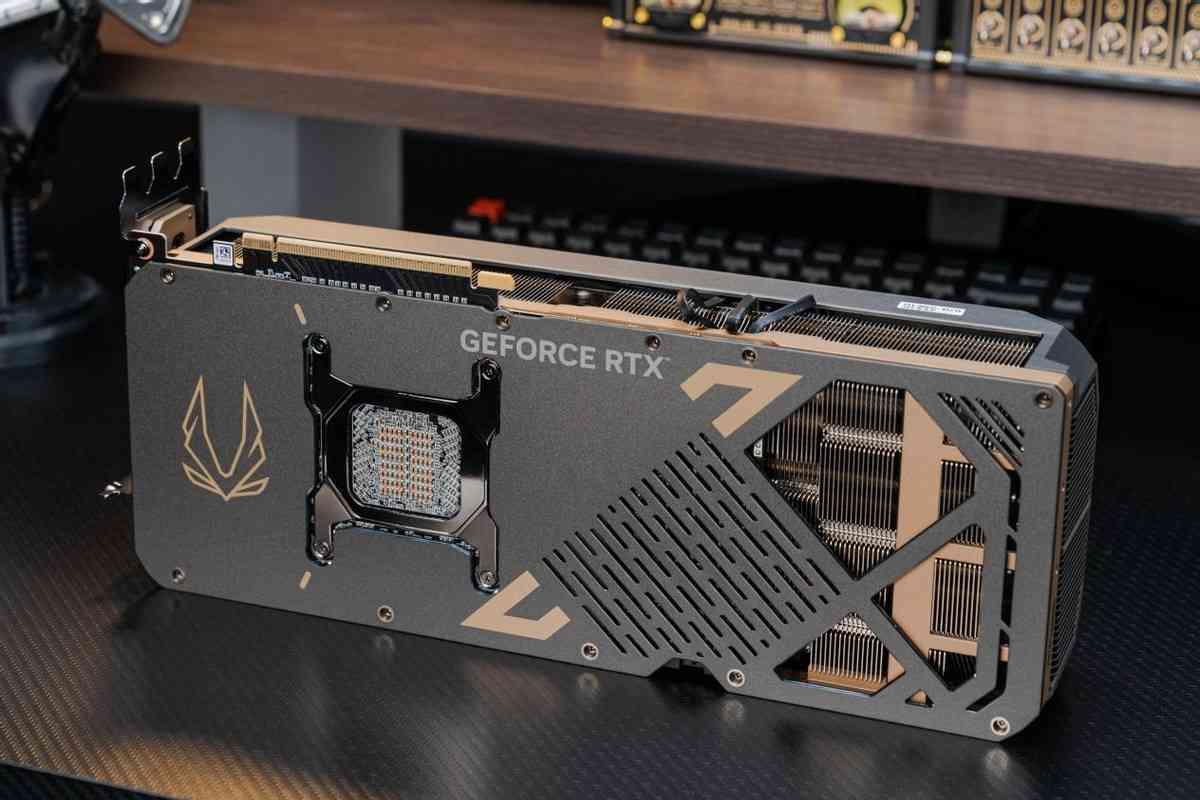 索泰RTX 5090 D 32GB SOLID OC显卡深度评测:旗舰性能新标杆 索泰RTX 5090 D 32GB SOLID OC显卡深度评测:旗舰性能新标杆