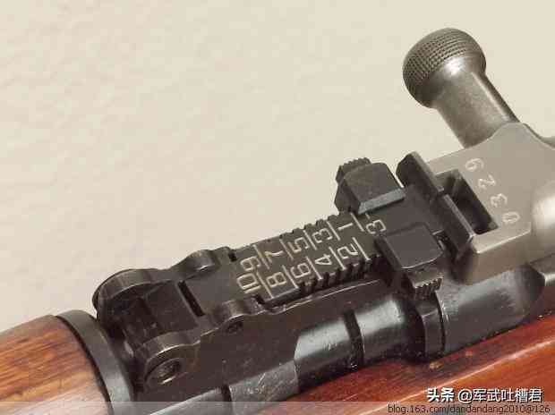 AK47与56式半自动步枪：经典武器的深度解析