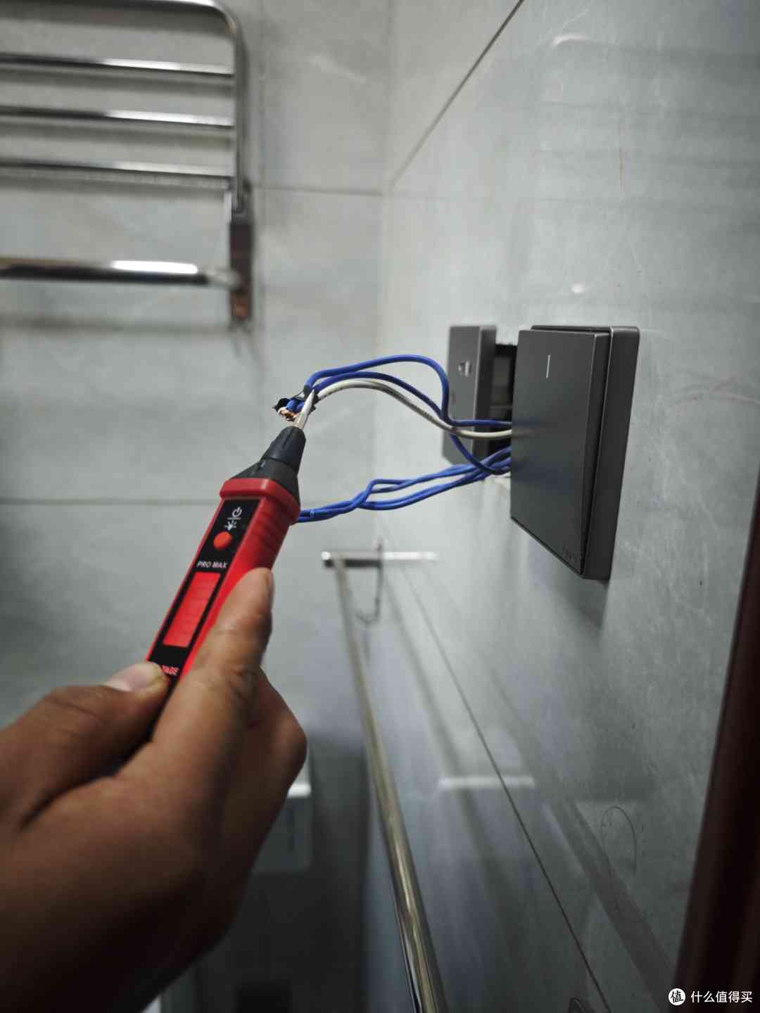 海尔浴霸真实评测:换新全记录与选购避坑指南 海尔浴霸真实评测:换新全记录与选购避坑指南