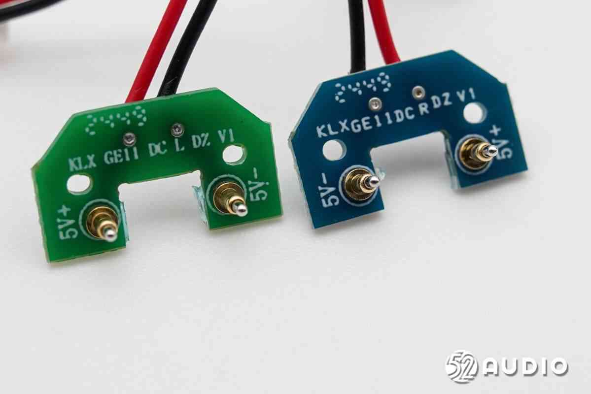 纽曼LY50 AI翻译耳机深度拆解:139种语言同传黑科技揭秘 纽曼LY50 AI翻译耳机深度拆解:139种语言同传黑科技揭秘