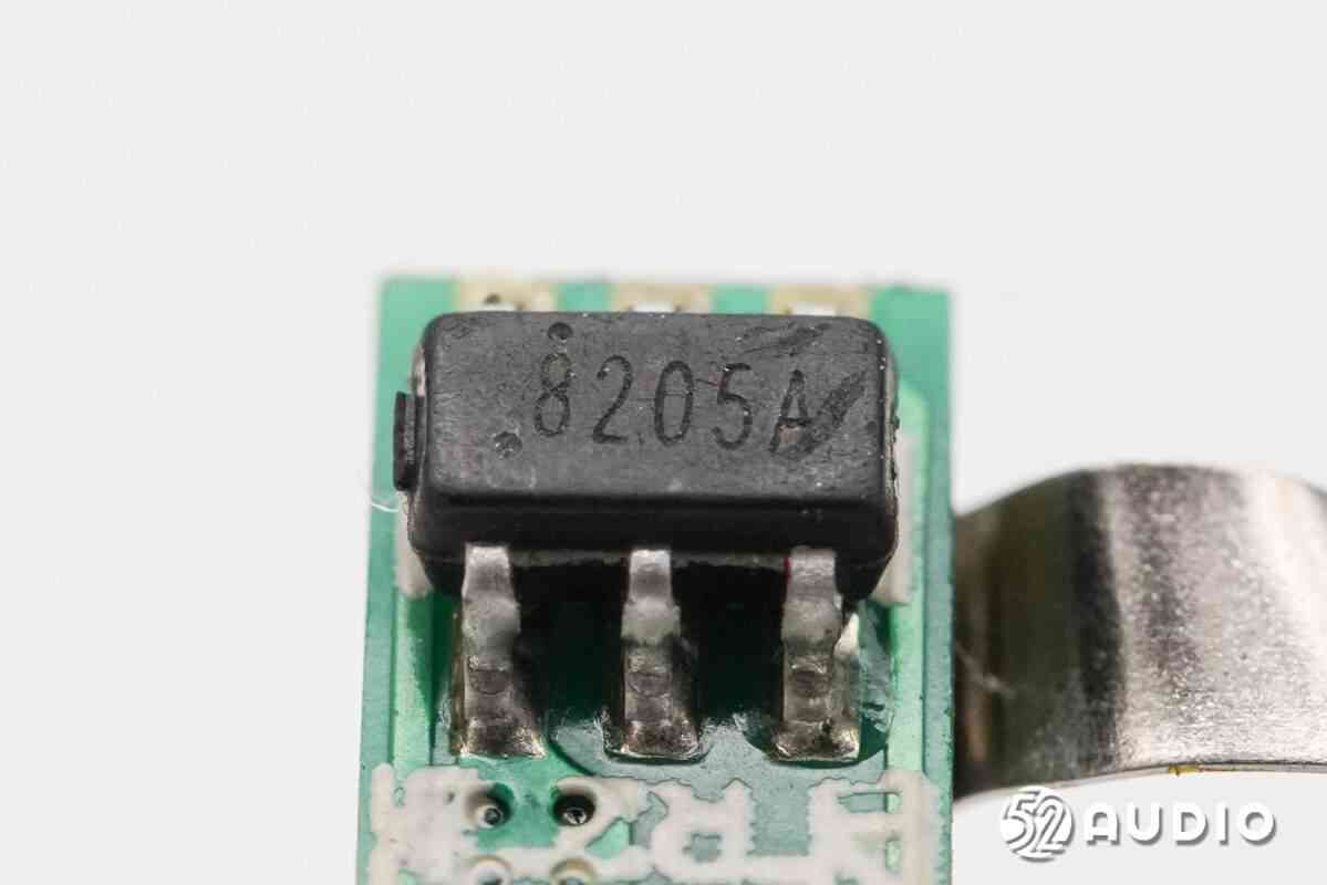 纽曼LY50 AI翻译耳机深度拆解:139种语言同传黑科技揭秘 纽曼LY50 AI翻译耳机深度拆解:139种语言同传黑科技揭秘