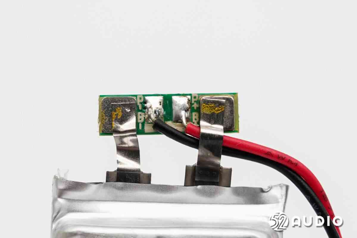 纽曼LY50 AI翻译耳机深度拆解:139种语言同传黑科技揭秘 纽曼LY50 AI翻译耳机深度拆解:139种语言同传黑科技揭秘