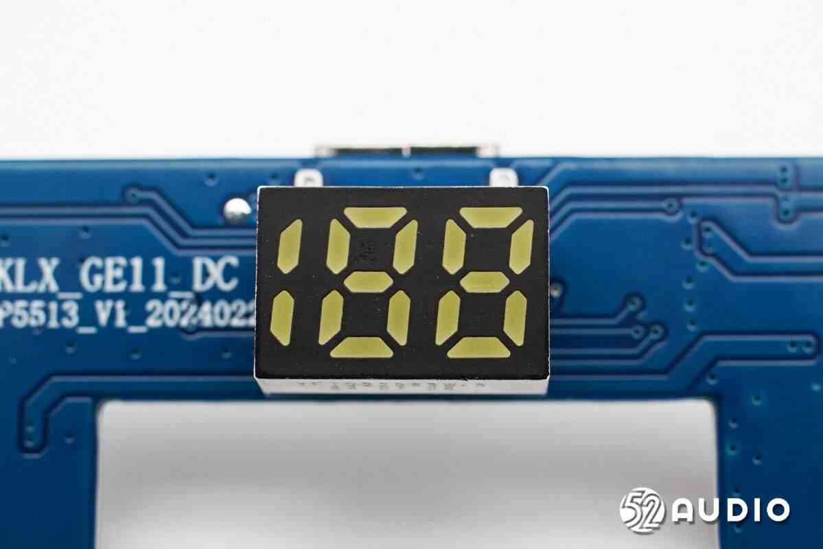 纽曼LY50 AI翻译耳机深度拆解:139种语言同传黑科技揭秘 纽曼LY50 AI翻译耳机深度拆解:139种语言同传黑科技揭秘