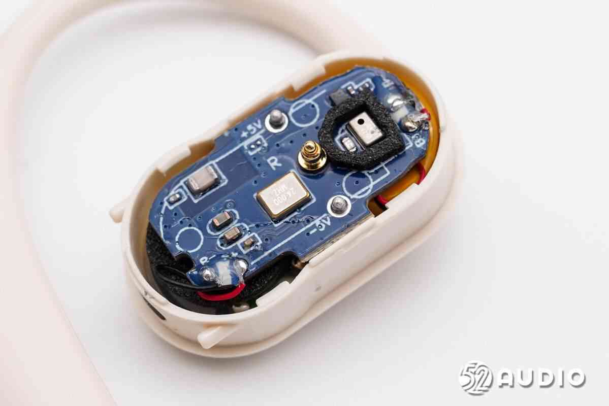 纽曼LY50 AI翻译耳机深度拆解:139种语言同传黑科技揭秘 纽曼LY50 AI翻译耳机深度拆解:139种语言同传黑科技揭秘