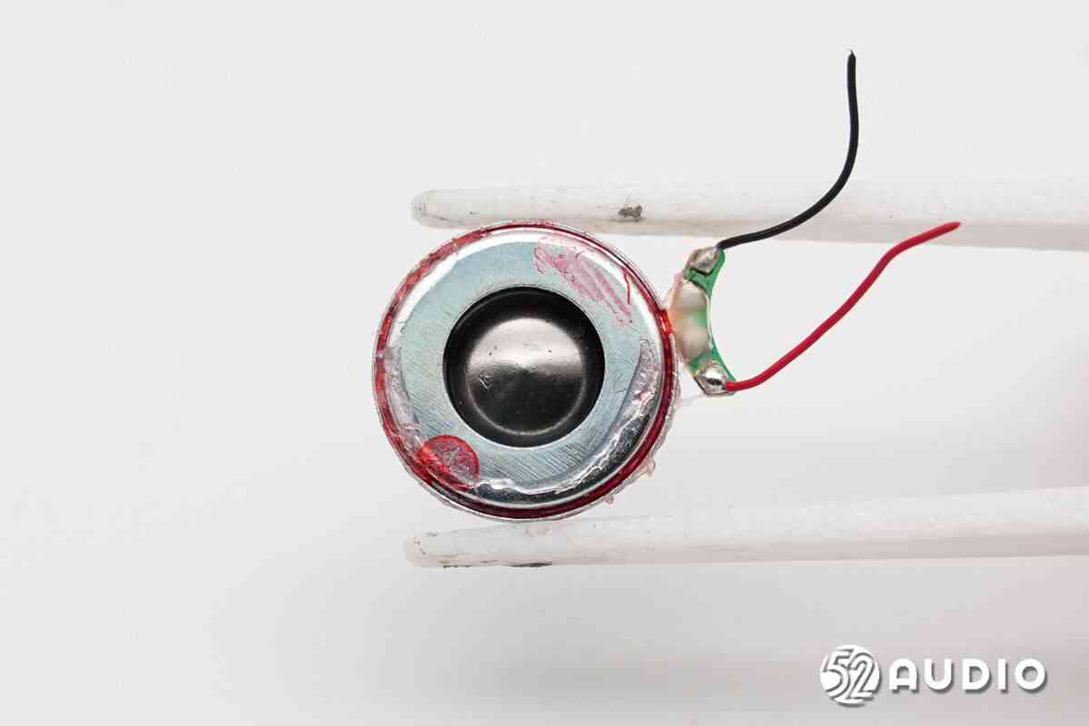 纽曼LY50 AI翻译耳机深度拆解:139种语言同传黑科技揭秘 纽曼LY50 AI翻译耳机深度拆解:139种语言同传黑科技揭秘