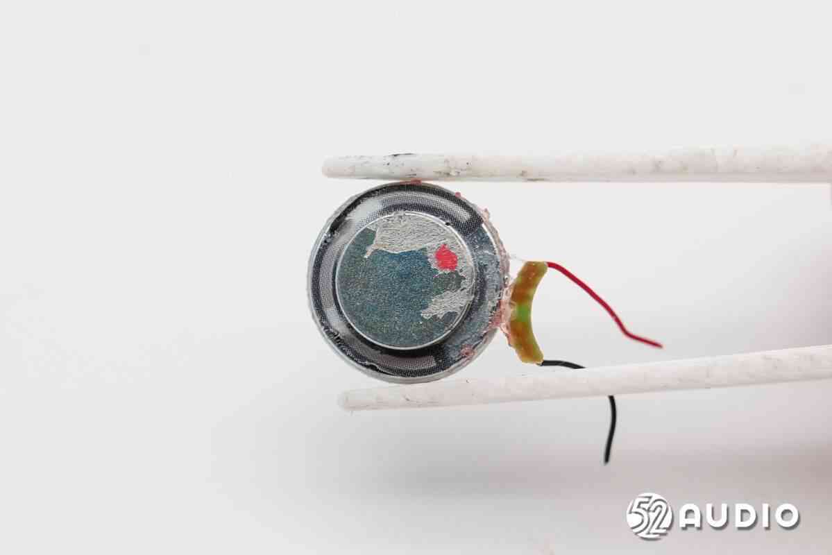 纽曼LY50 AI翻译耳机深度拆解:139种语言同传黑科技揭秘 纽曼LY50 AI翻译耳机深度拆解:139种语言同传黑科技揭秘