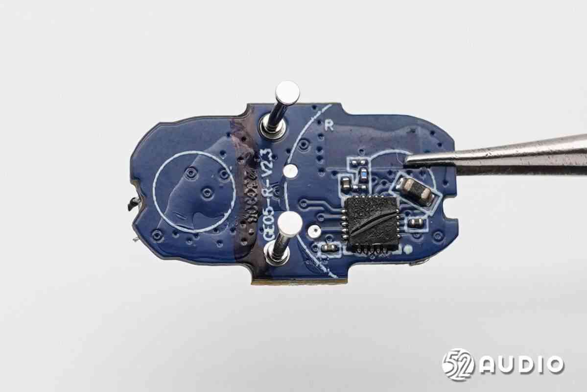 纽曼LY50 AI翻译耳机深度拆解:139种语言同传黑科技揭秘 纽曼LY50 AI翻译耳机深度拆解:139种语言同传黑科技揭秘