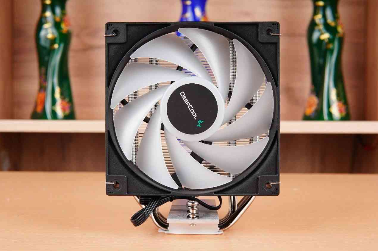 玄冰400怎么样 百元王者回归？九州风神玄冰400幻彩V5性能实测