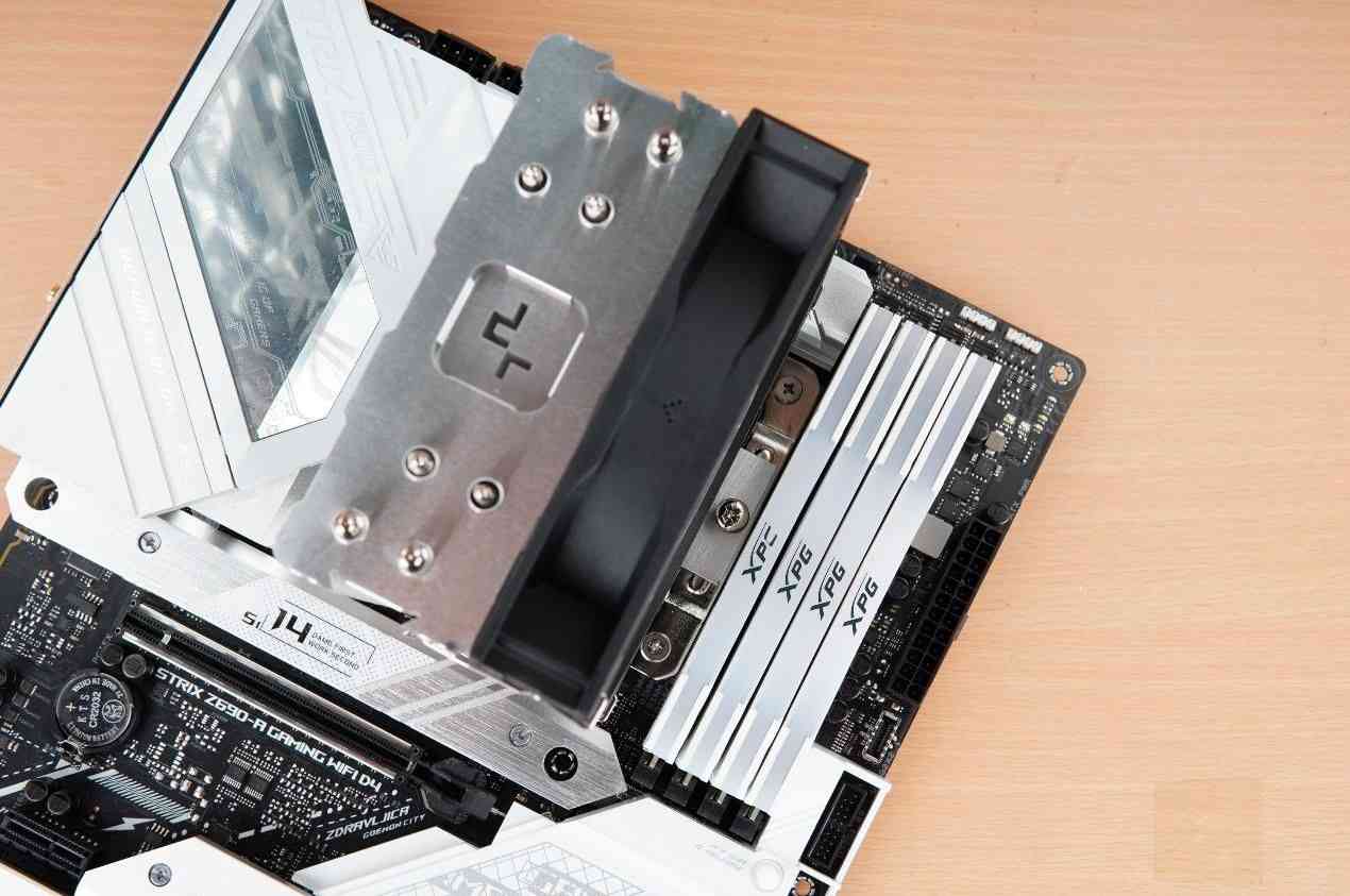 玄冰400怎么样 百元王者回归？九州风神玄冰400幻彩V5性能实测