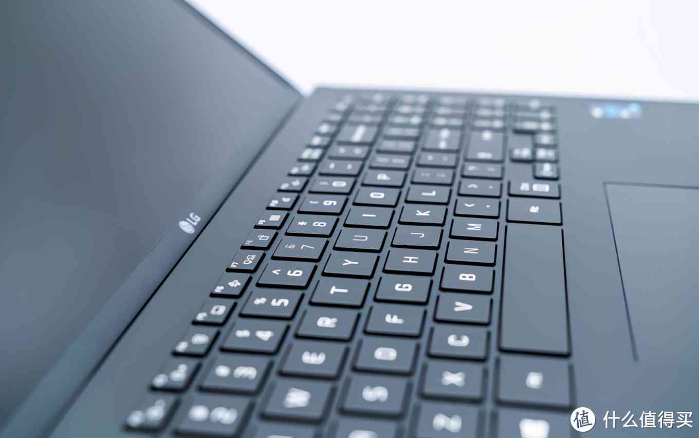 LG gram 2021款深度评测:1.19kg超轻薄16英寸移动办公利器 LG gram 2021款深度评测:1.19kg超轻薄16英寸移动办公利器
