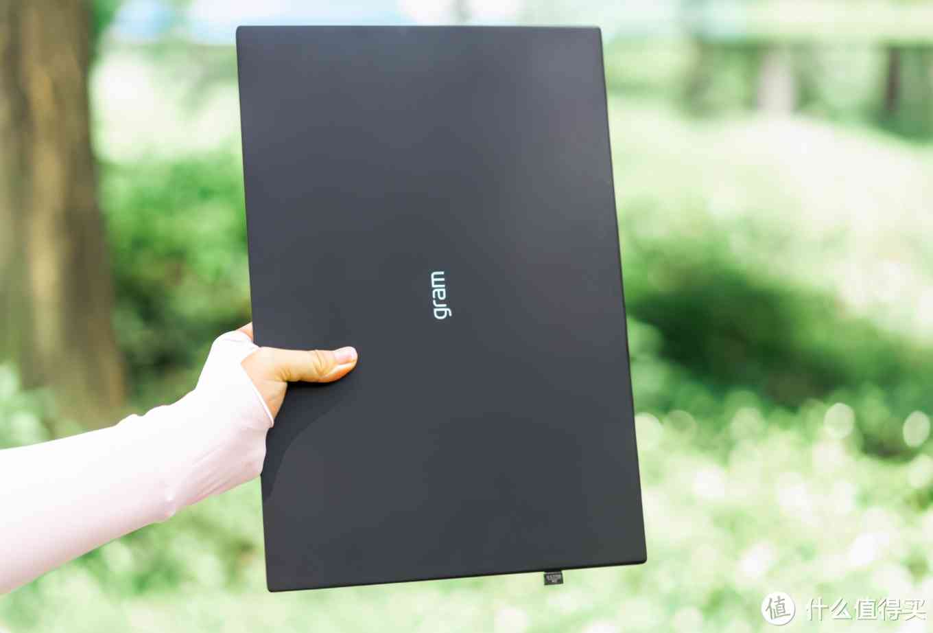 LG gram 2021款深度评测:1.19kg超轻薄16英寸移动办公利器 LG gram 2021款深度评测:1.19kg超轻薄16英寸移动办公利器